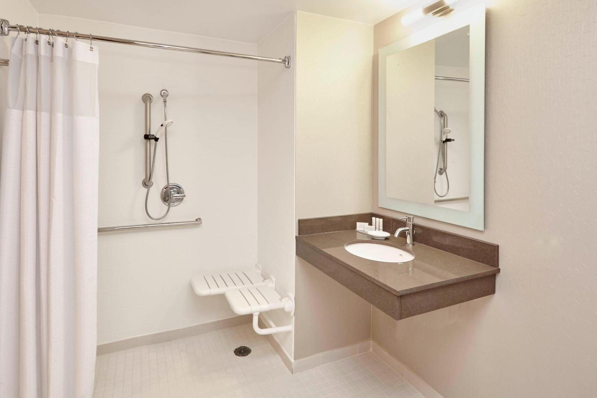 Springhill Suites By Marriott Chicago Schaumburg/Woodfield Mall Bagian luar foto